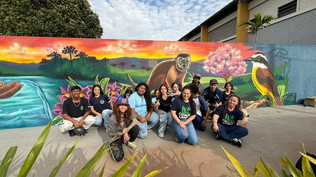 Oficina de grafite une arte, educação e identidade de Iporã.
